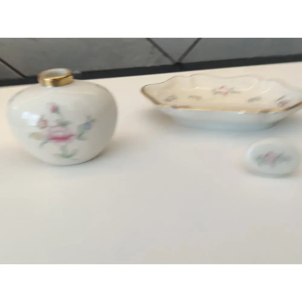 Lenox two piece cottage vanity set